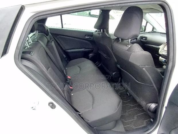 Toyota Prius 2021 Pearl