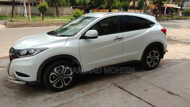Honda Vezel 1.5 2WD 2016 Pearl