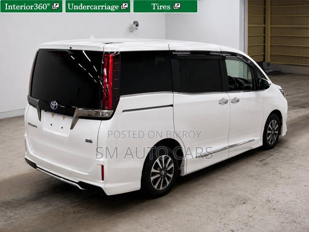 Toyota Esquire 2021 Pearl