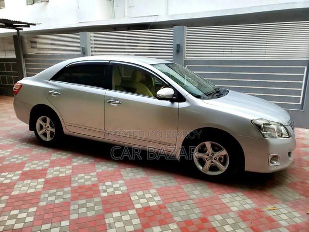 Toyota Premio 2014 Silver
