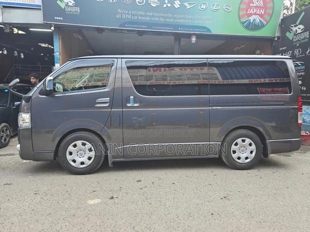Toyota HiAce 2021 Gray