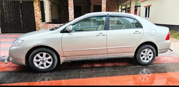 Toyota Corolla 2005 Gold