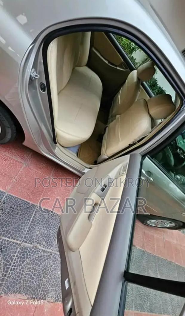 Toyota Corolla 2005 Gold