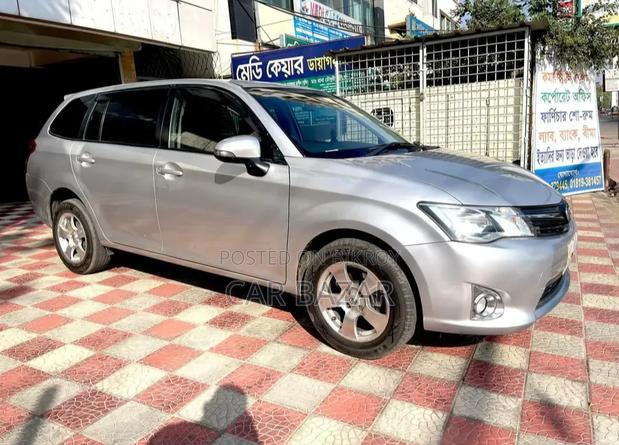 Toyota Corolla Fielder 2012 Silver