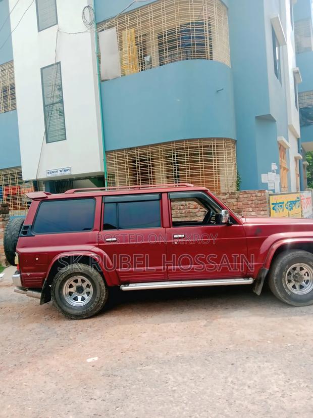 Nissan Patrol 1992 Red