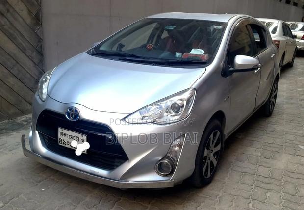 Toyota Aqua 2017 Silver