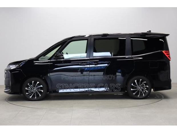 Toyota Noah 2023 Black