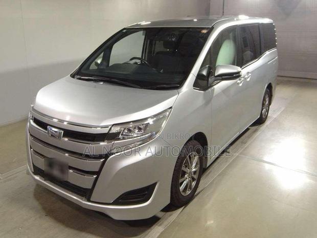 Toyota Noah 2021 Silver