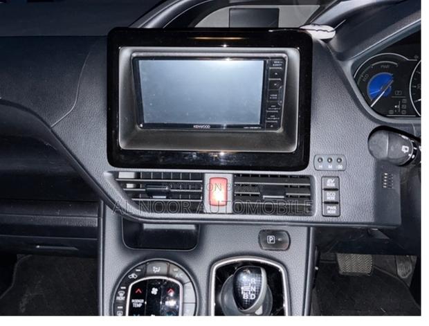 Toyota Noah 2021 Pearl