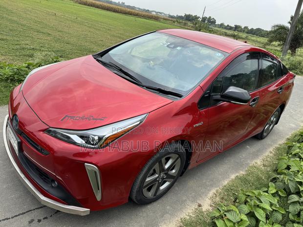 Toyota Prius L FWD 2019 Red
