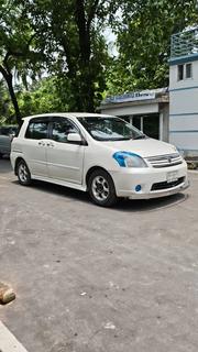 Toyota Raum 2004 Pearl for sale