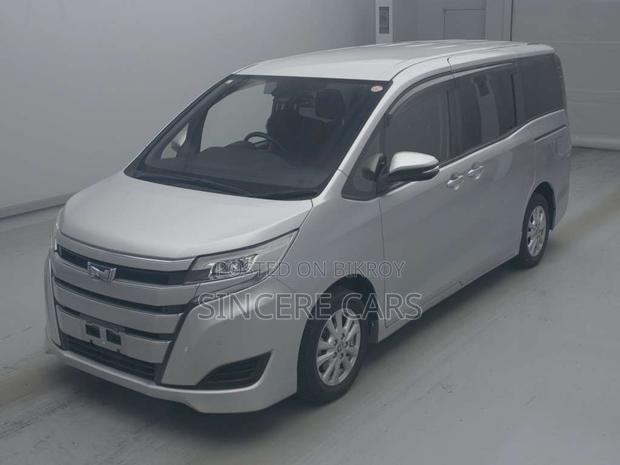 Toyota Noah 2021 Silver