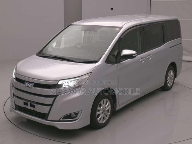Toyota Noah 2021 Silver