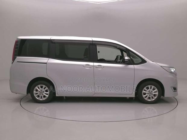 Toyota Noah 2021 Silver