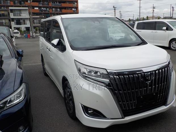 Toyota Esquire 2021 Pearl