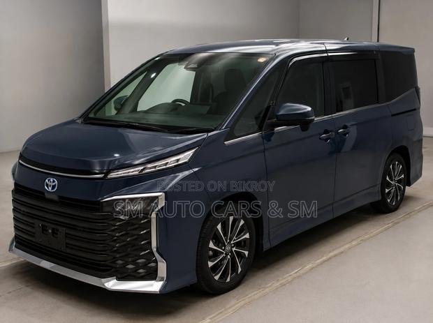 Toyota Voxy 2022 Gray