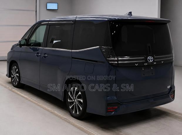 Toyota Voxy 2022 Gray