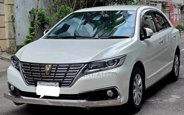 Toyota Premio 2016 Off White