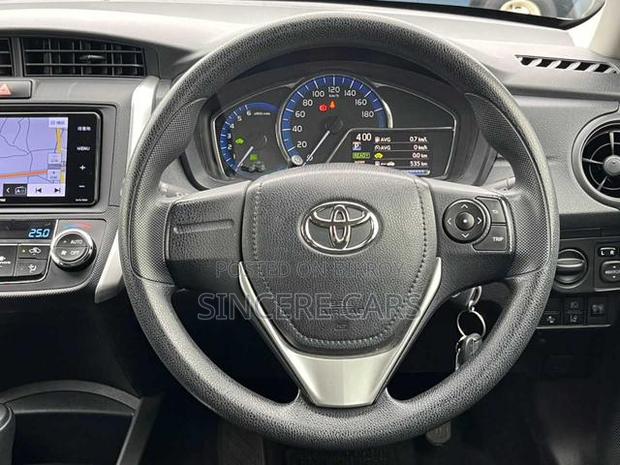 Toyota Corolla Fielder 2021 Silver