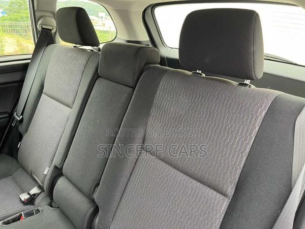 Toyota Corolla Fielder 2021 Silver