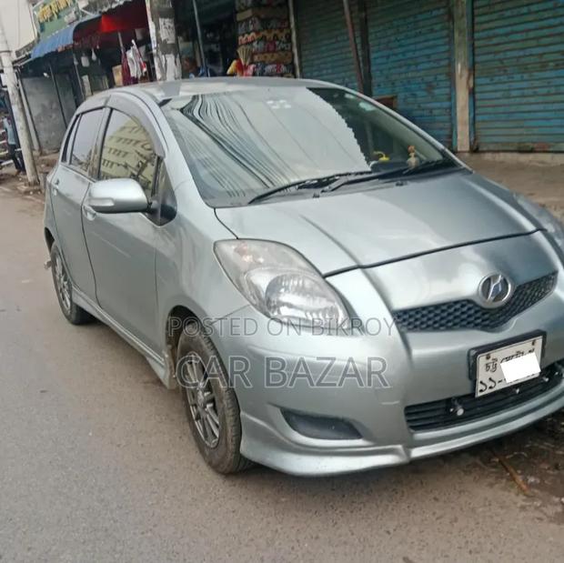Toyota Vitz 2009 Green