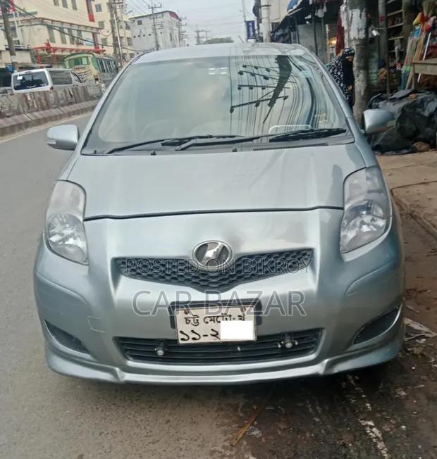 Toyota Vitz 2009 Green