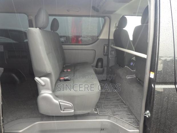 Toyota HiAce 2022 Black