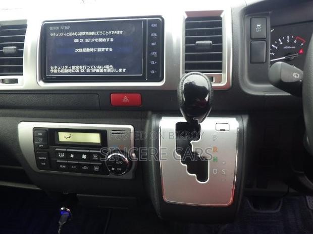 Toyota HiAce 2022 Black