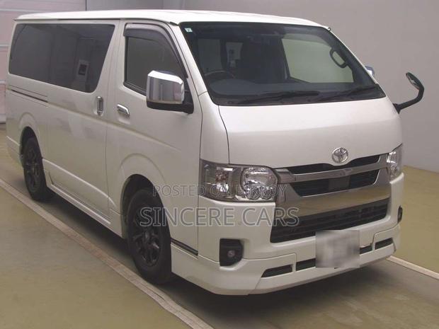 Toyota HiAce 2022 Pearl