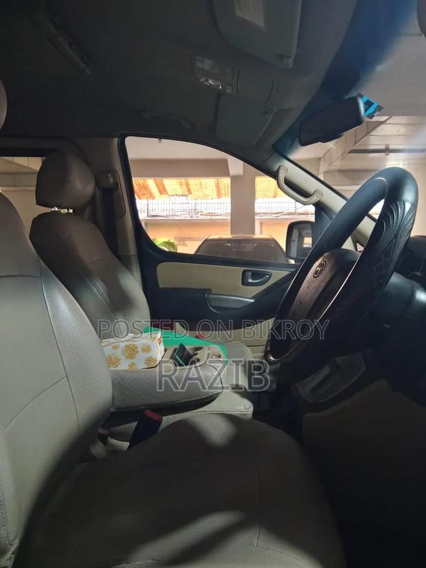 Hyundai H1 2013 Black