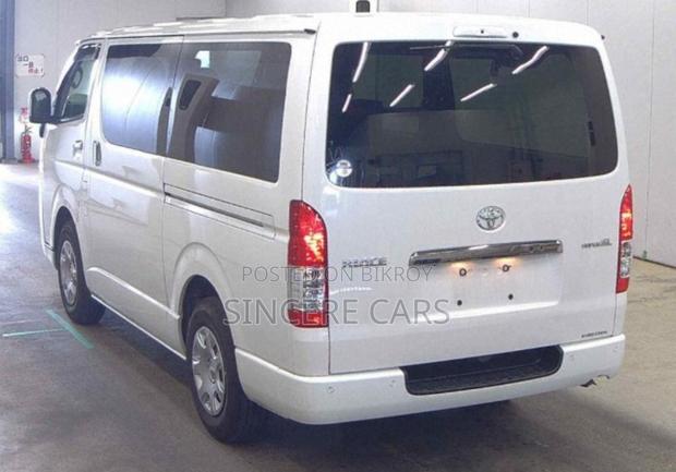 Toyota HiAce 2021 Pearl