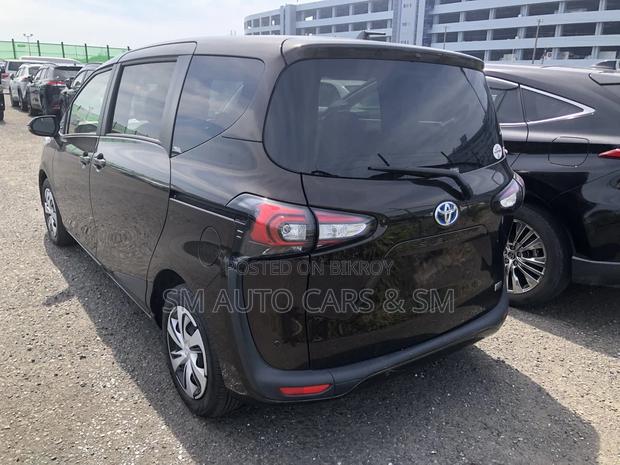 Toyota Sienta 1.5 Hybrid FWD 2021 Brown