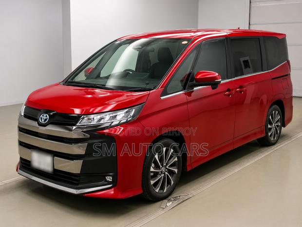 Toyota Noah 2022 Red