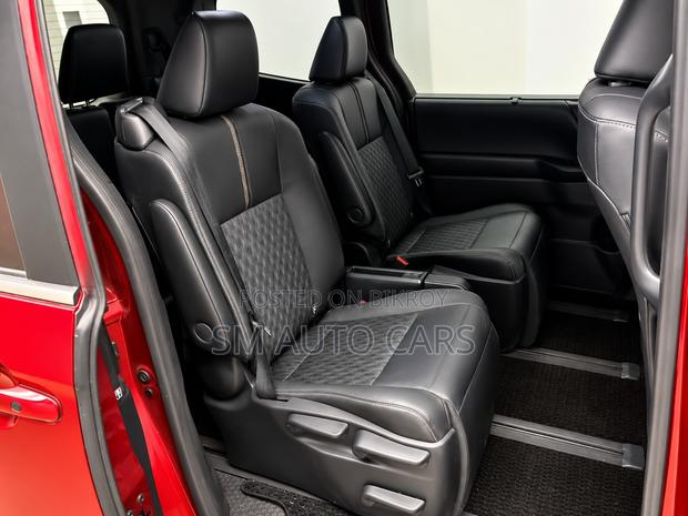 Toyota Noah 2022 Red