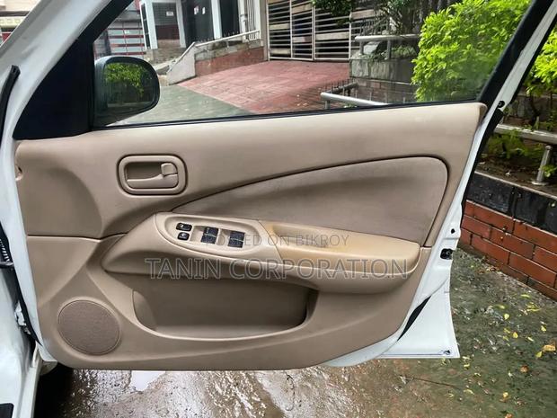 Nissan Sunny 2010 White