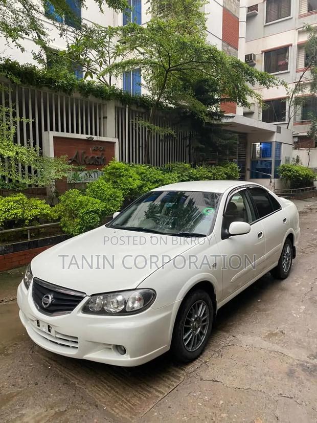Nissan Sunny 2010 White