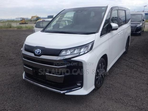 Toyota Noah 2023 Pearl
