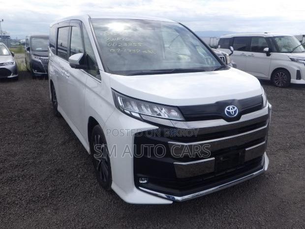 Toyota Noah 2023 Pearl