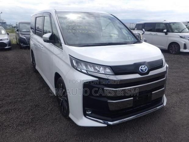 Toyota Noah 2023 Pearl