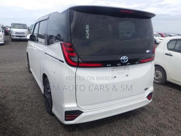 Toyota Noah 2023 Pearl