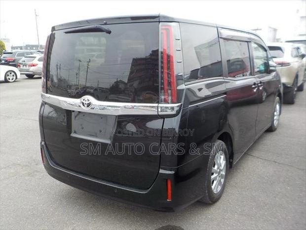 Toyota Noah 2.0 FWD (7 Seater) 2021 Black