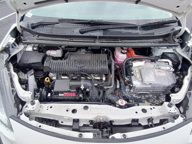 Toyota Sienta 1.5 Hybrid FWD 2021 Pearl