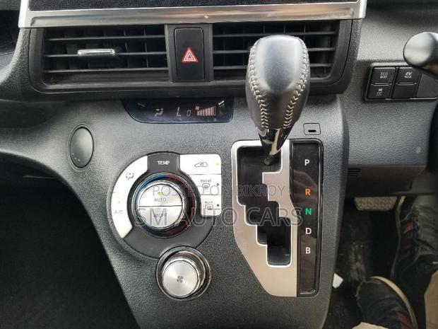 Toyota Sienta 1.5 Hybrid FWD 2021 Pearl