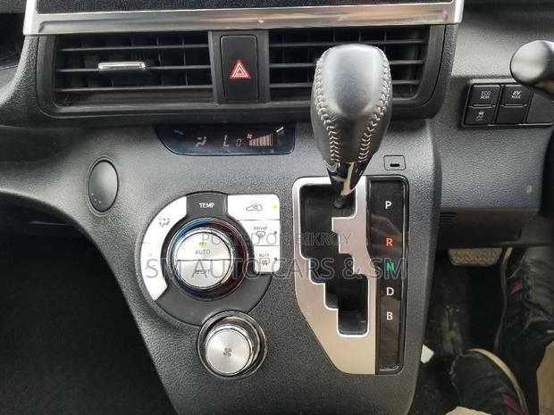 Toyota Sienta 1.5 Hybrid FWD 2021 Pearl