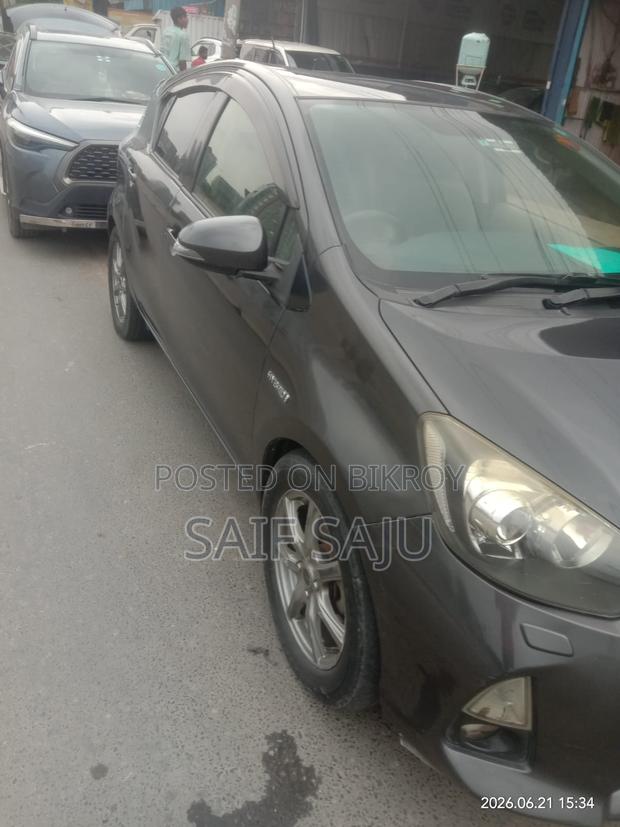 Toyota Aqua 2013 Gray