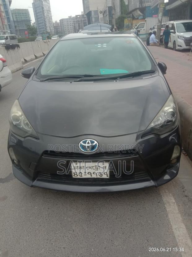 Toyota Aqua 2013 Gray