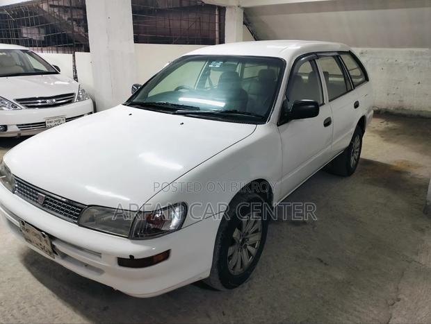 Toyota Corolla 2002 White