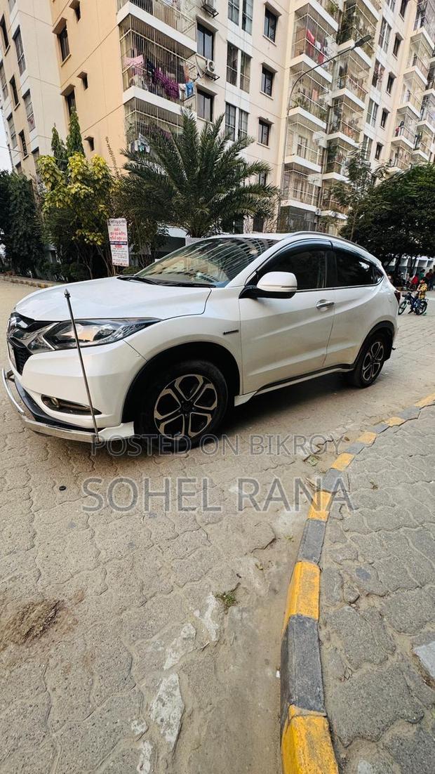 Honda Vezel 1.5 Hybrid 2WD 2014 Pearl