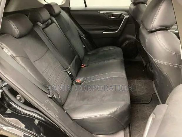 Toyota RAV4 2021 Black