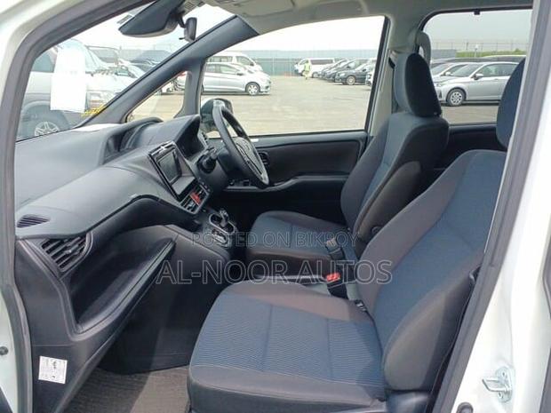 Toyota Noah 2021 Pearl